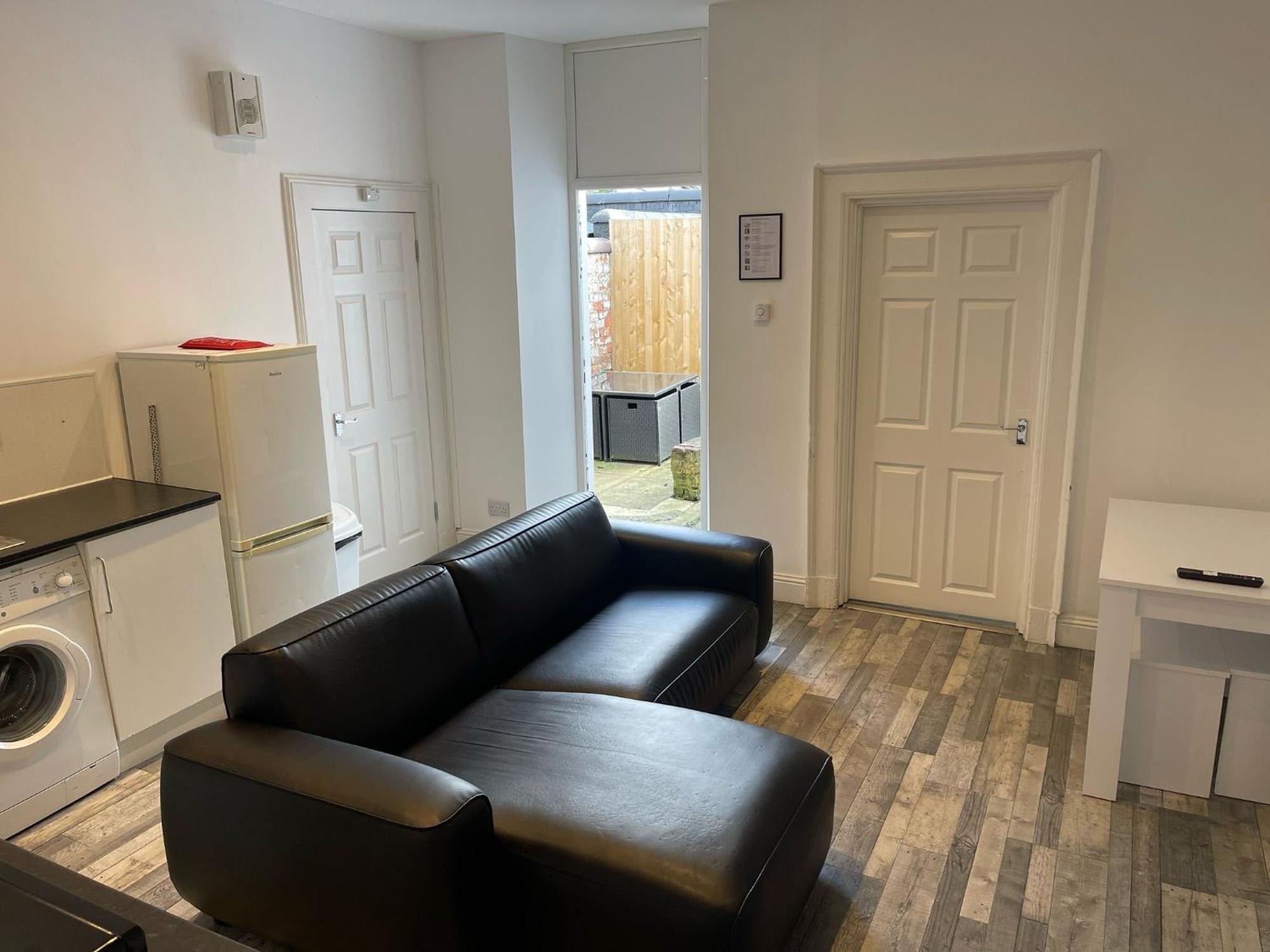 Elder Park Apartments Glasgow Exterior photo